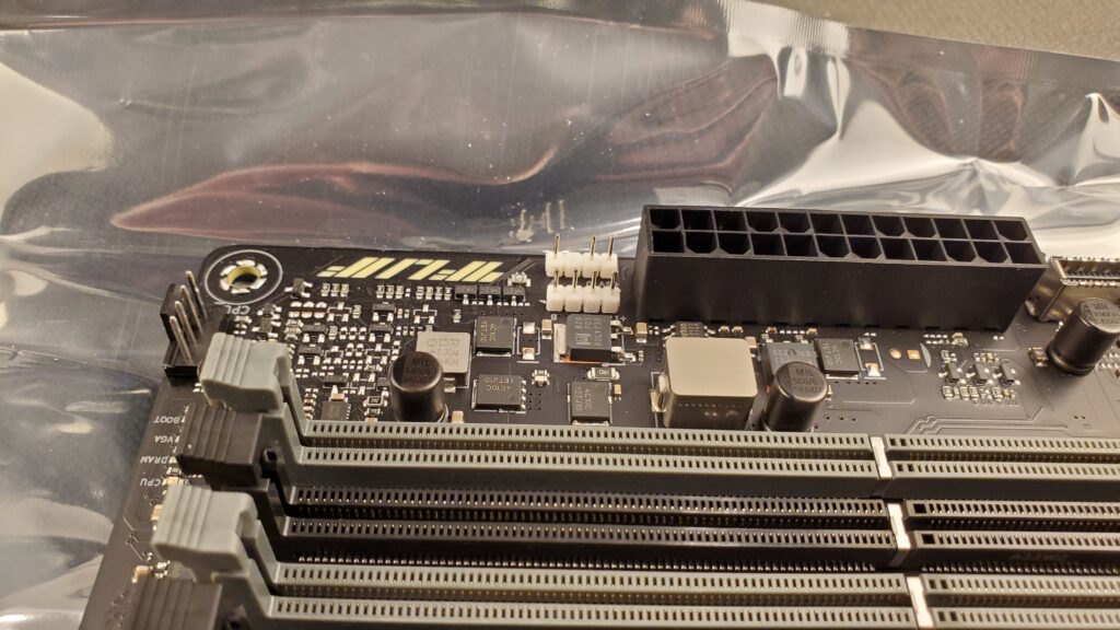 Asus Z790-PLUS WIFI Tuf Gaming RAM slots and Power Connector