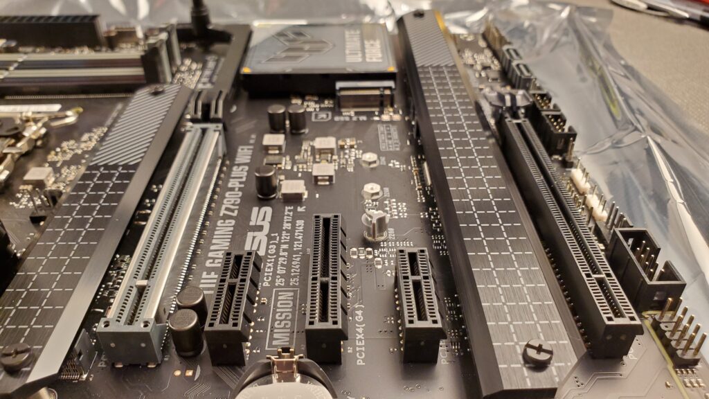 Asus Z790-PLUS WIFI Tuf Gaming PCIe slots and M.2 Slots